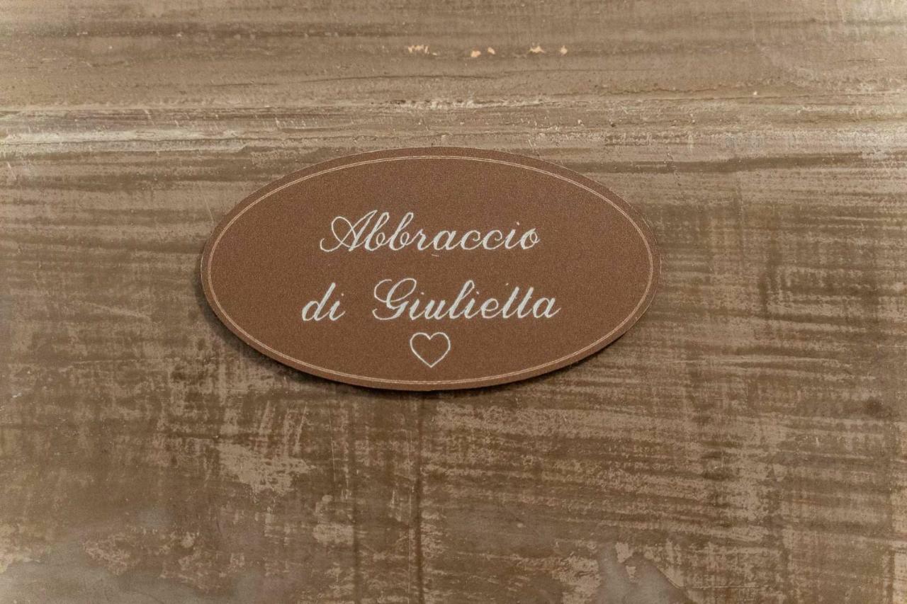 Abbraccio Di Giulietta Apartment Verona Bagian luar foto